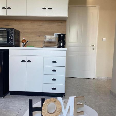 Sun & Sea Apartment Nea Iraklia Exterior photo
