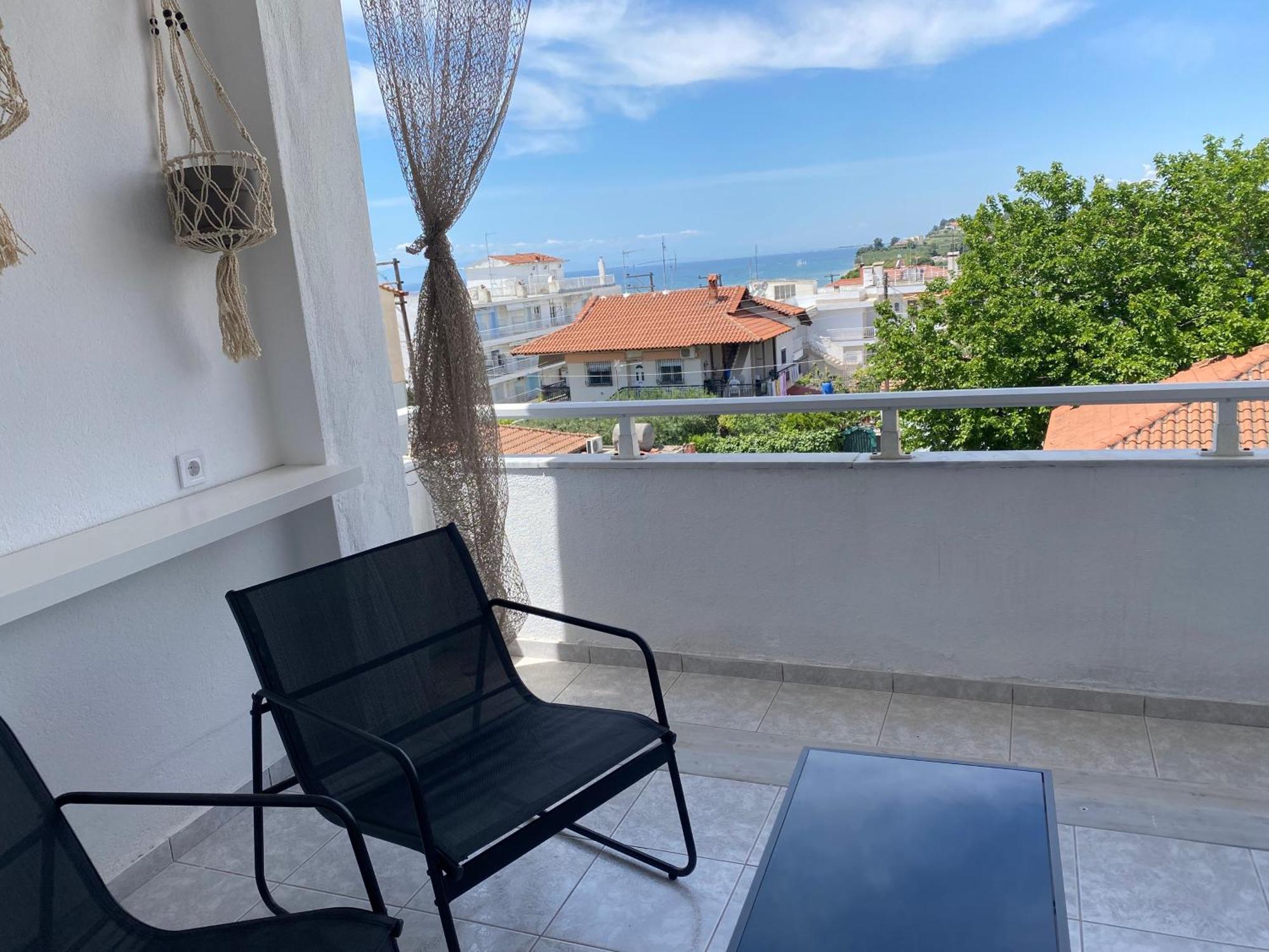 Sun & Sea Apartment Nea Iraklia Exterior photo