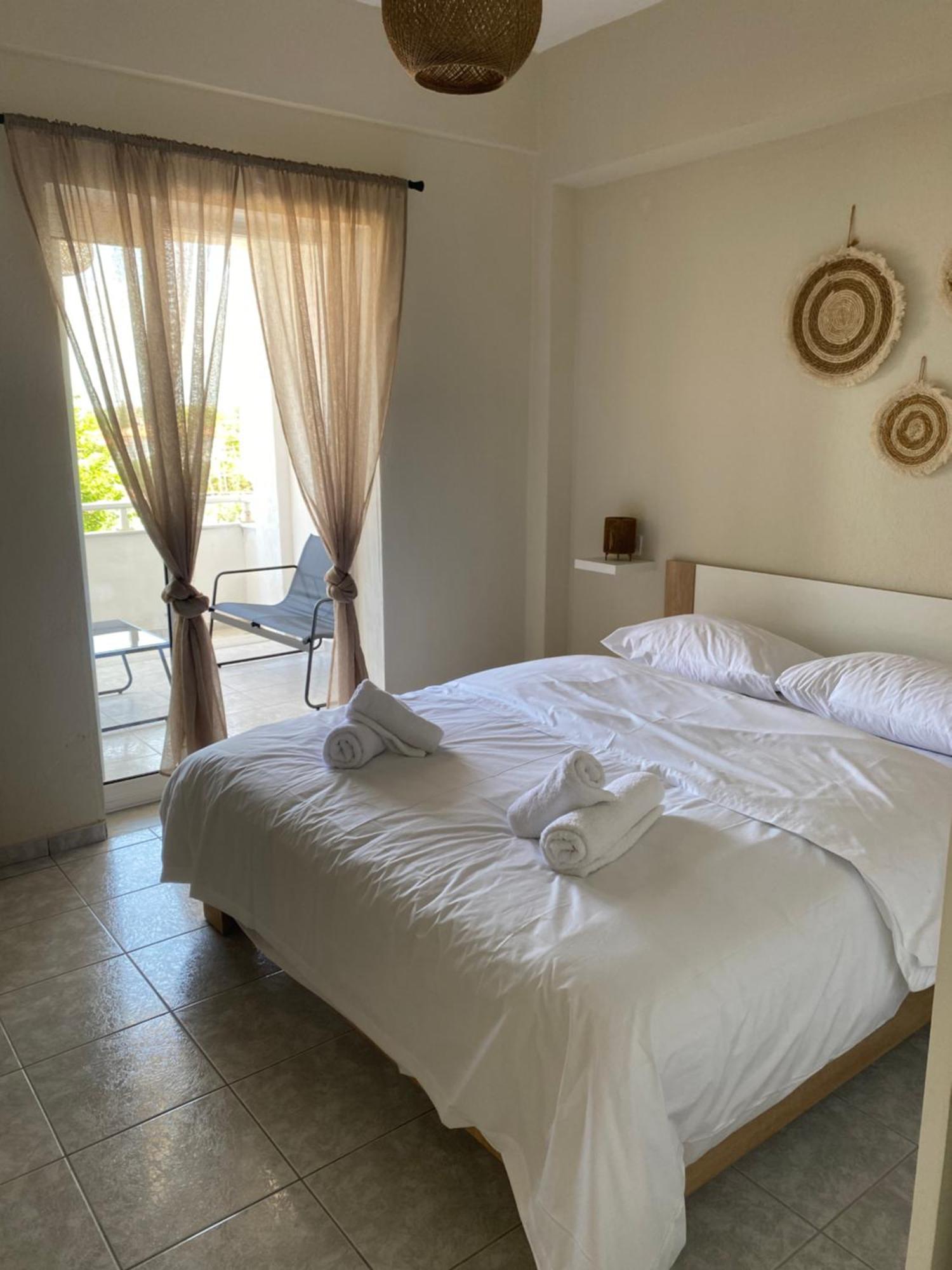 Sun & Sea Apartment Nea Iraklia Exterior photo