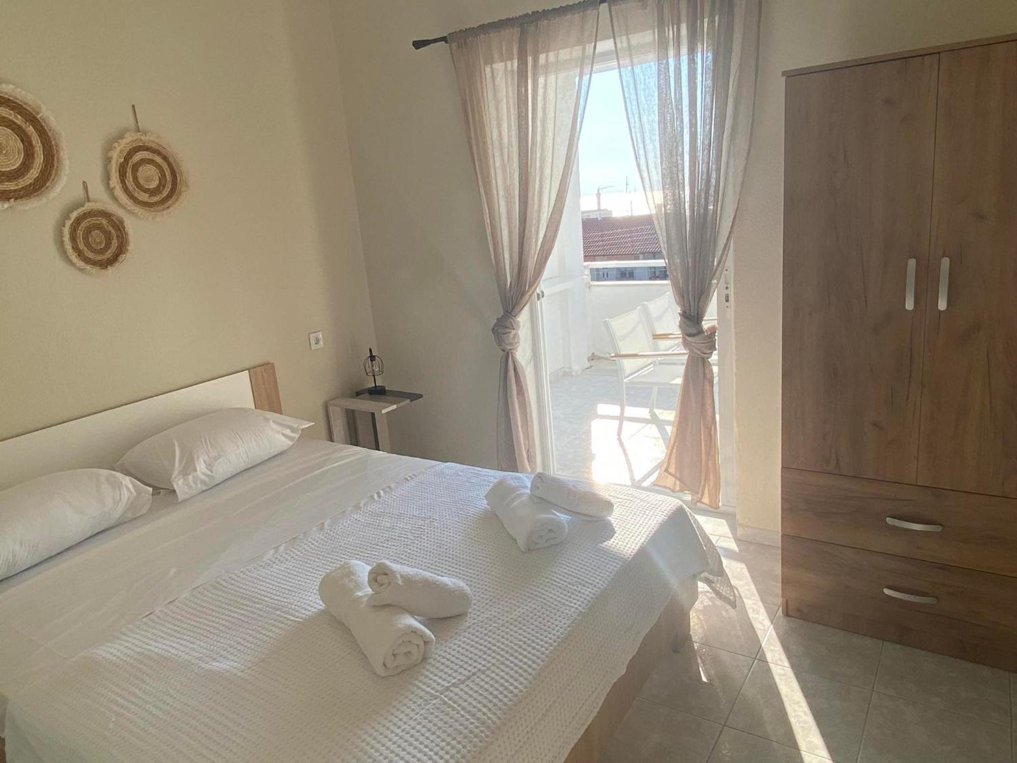 Sun & Sea Apartment Nea Iraklia Exterior photo